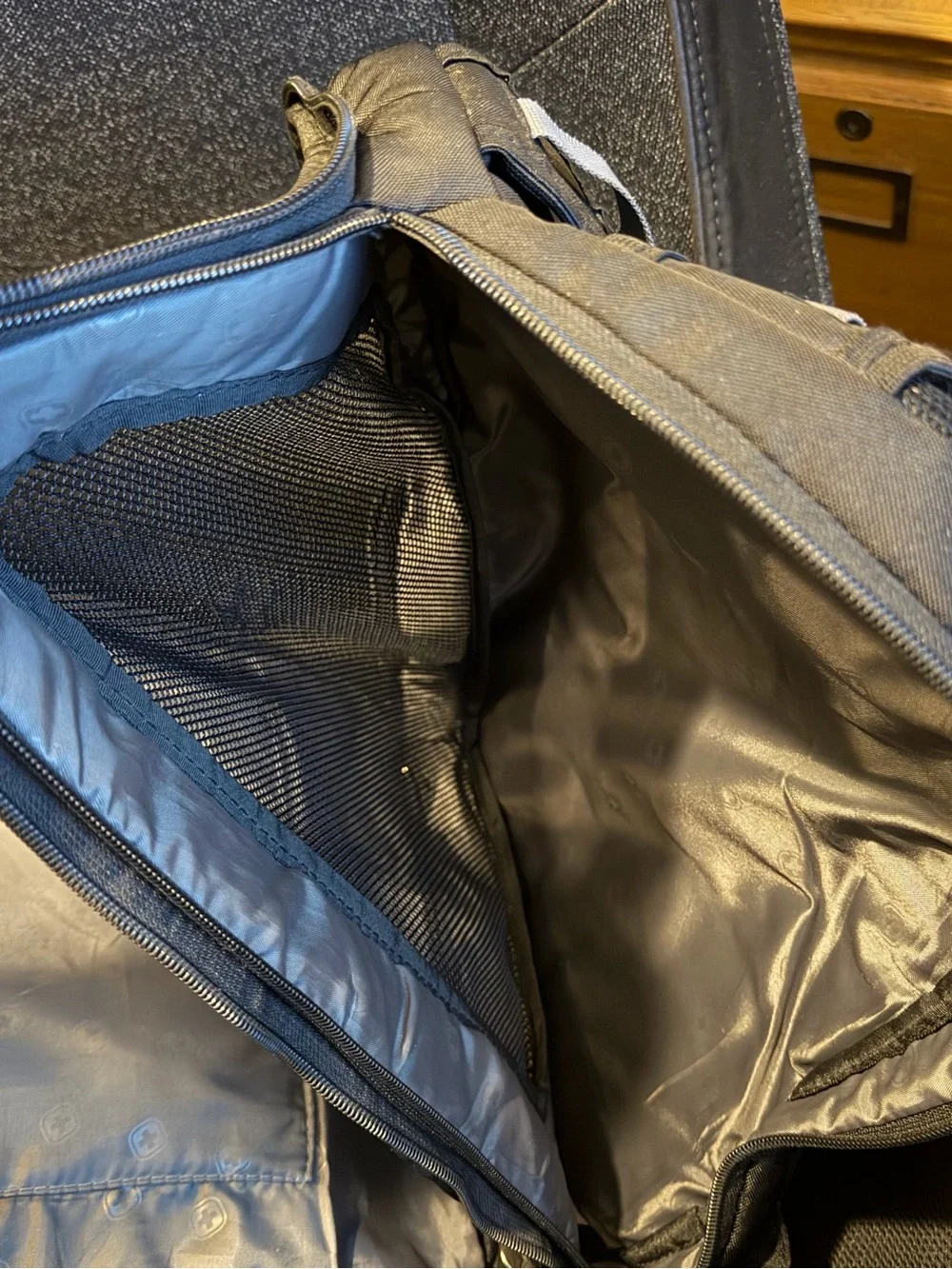 SwissGear SA3239 ScanSmart TSA Laptop Backpack 17” Airflow Travel School Work